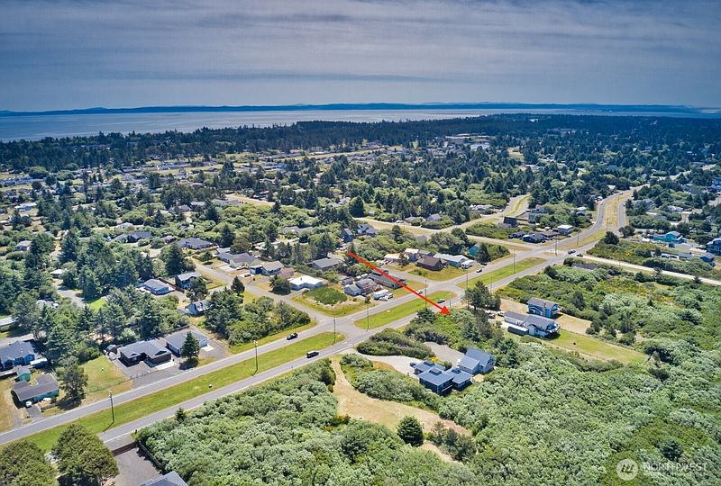 4th image of 429 Ocean Shores Boulevard NW