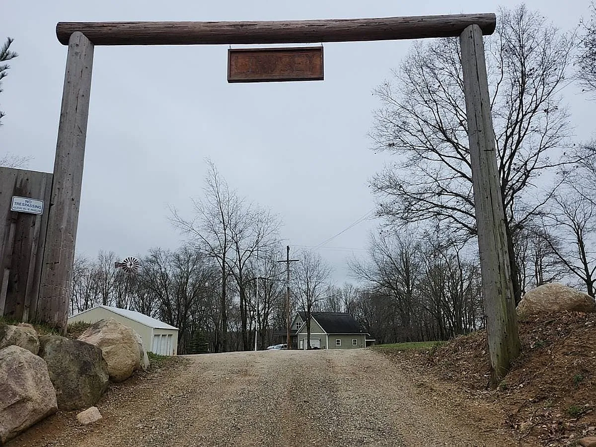 4586 Fruin Rd photo 1
