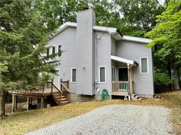 109 Clover Ln, East Stroudsburg, PA 18301