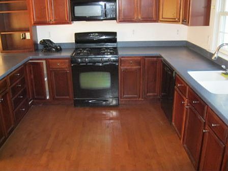 2nd image of 8254 Longpoint Rd