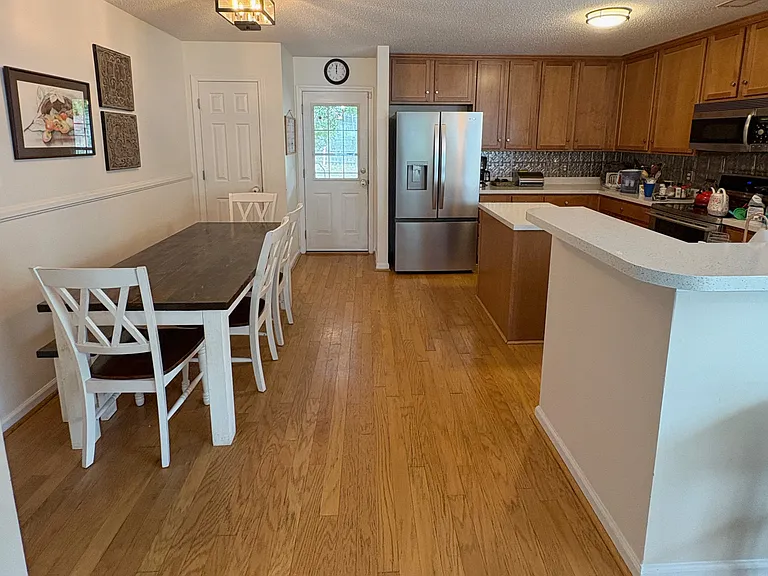 108 White Cedar Ct — Photo 5