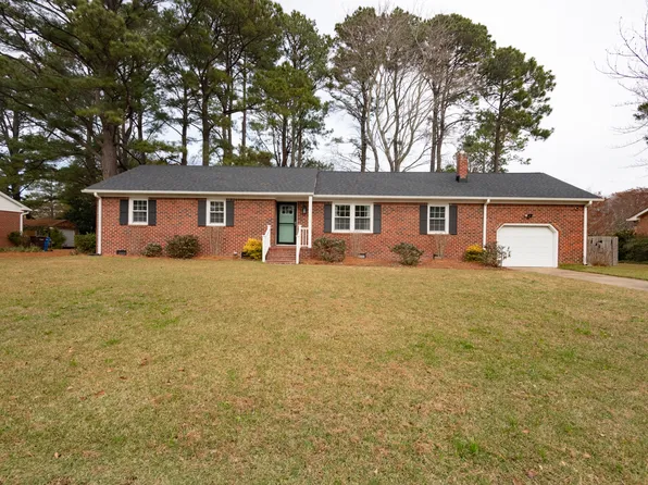 561 Summit Ridge Dr, Chesapeake, VA 23322