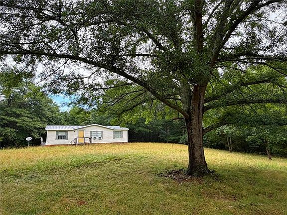 3rd image of 133 Creek View Dr