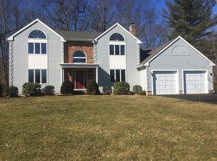 3 Paul Spring Holw, Farmington, CT 06032