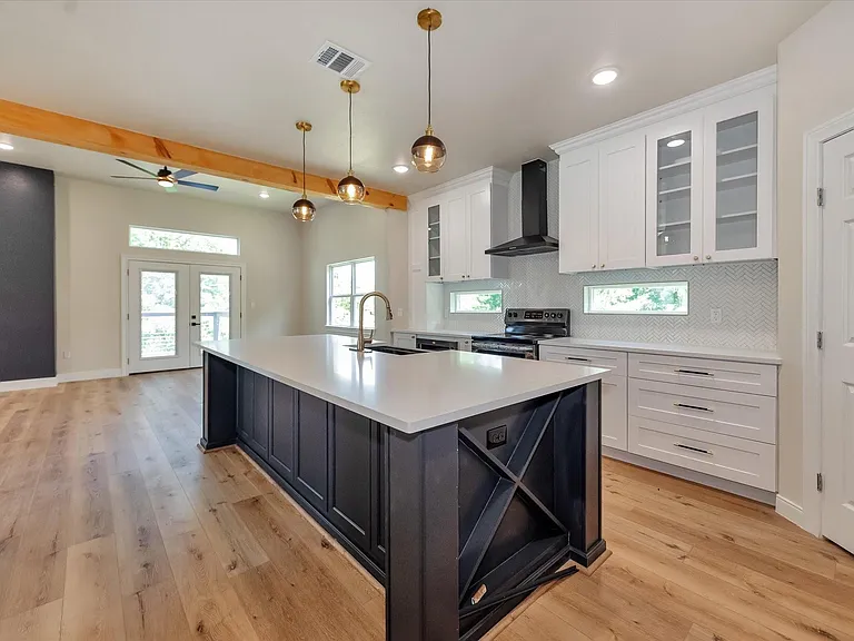 153 Bending Oaks Ln — Photo 10