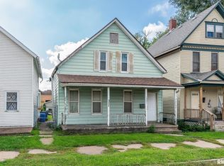 1341 W 4th St, Davenport, IA 52802