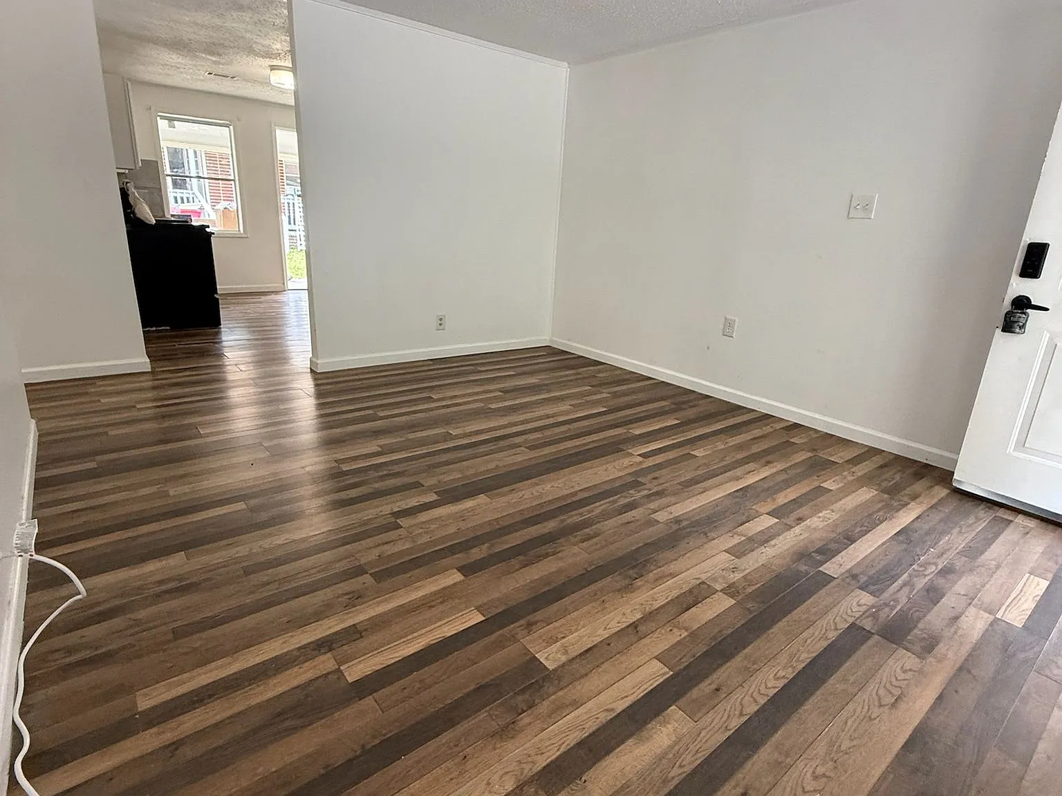 3 bed, 1100 sqft, $995 — Photo 3