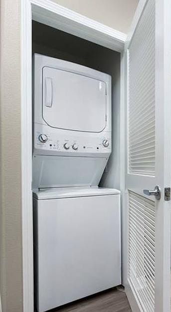 1st image of 738 E Colorado Blvd #519