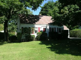 3 E Maple St, Valhalla, NY 10595