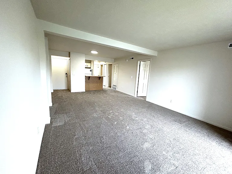 Heatherwood Apartments — Photo 36