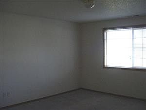 4th image of 15307 NE 12th Way
