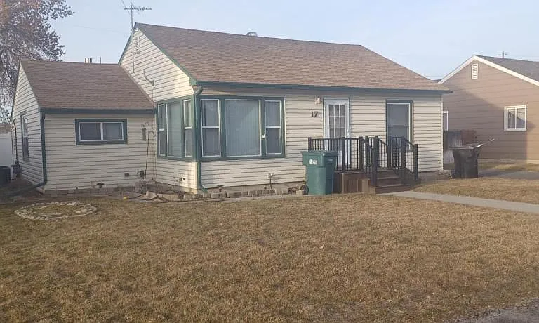 17 Mac Arthur Ave — Photo 1