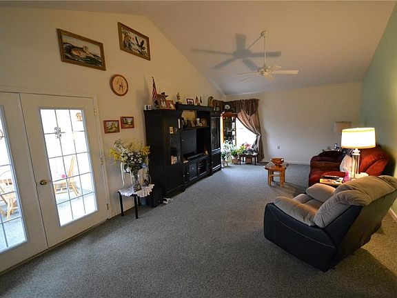 3rd image of 1330 Harwood Ln