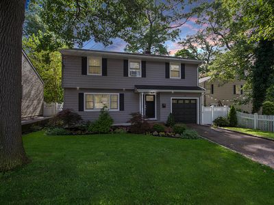 66 Engelke Ave, Huntington Station, NY, 11746