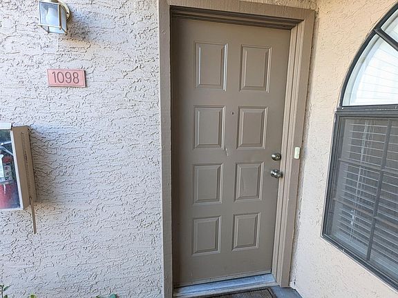 4th image of 930 N Mesa Dr Unit 1098