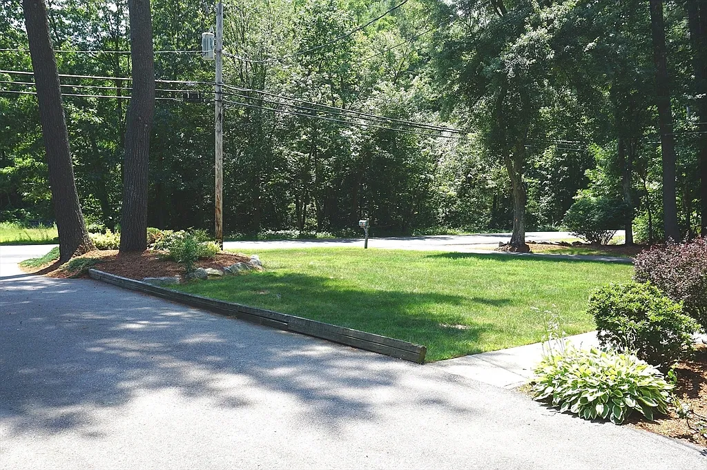 Building Photo - 273 Forge Village Rd #1