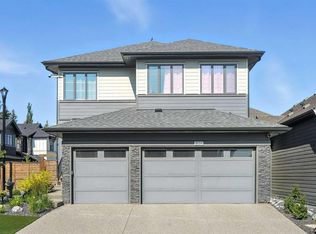 804 E Shawnee Ter SW, Calgary, AB T2Y0T4