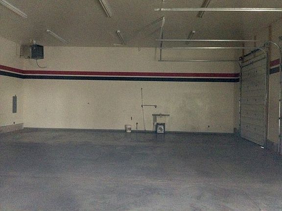 5th image of 2595 Industry St Ste B