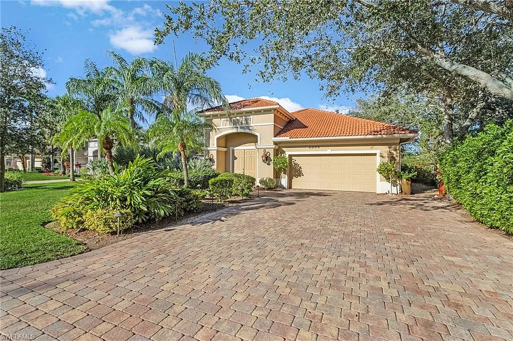 3 bed, 2.5 bath, 2208 sqft, $4,000 — Photo 2