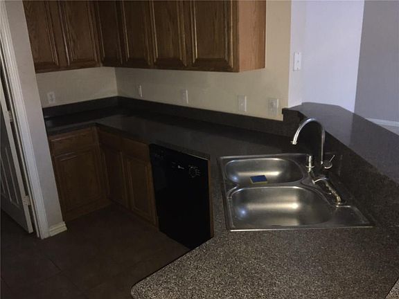 4th image of 8719 Manhattan Ave