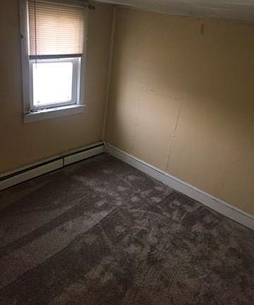 5th image of 212 E Bacon St