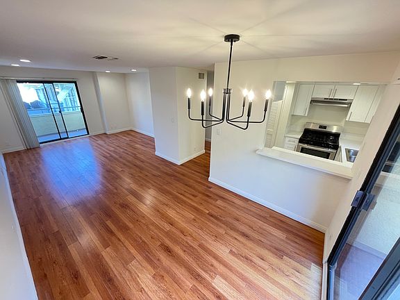4th image of 214 N Louise St APT 13