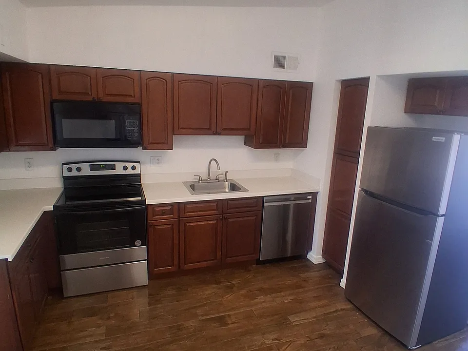 7101 E Wilshire Dr #4