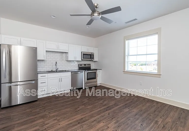 1120 Franck St #202 — Photo 21