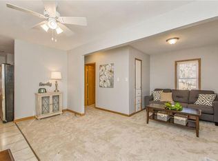 1215 E 33rd Ct, Des Moines, IA 50317