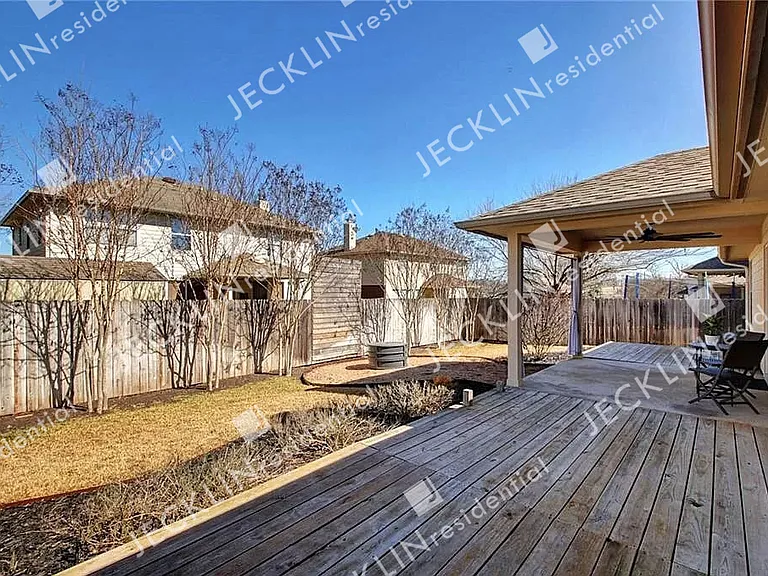 2415 Candle Ridge Trl — Photo 32