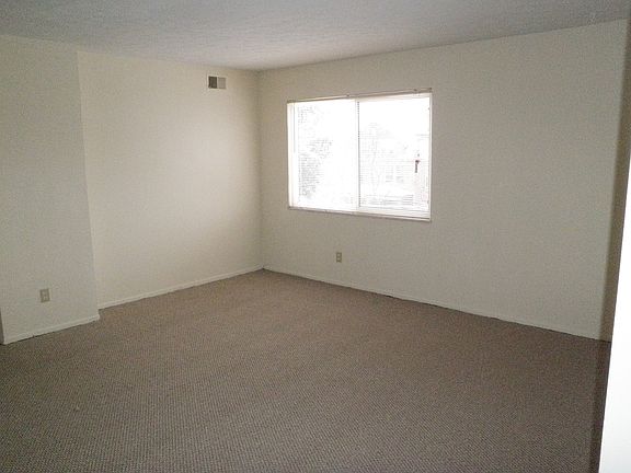4th image of 2360 Ohio Ave APT 3