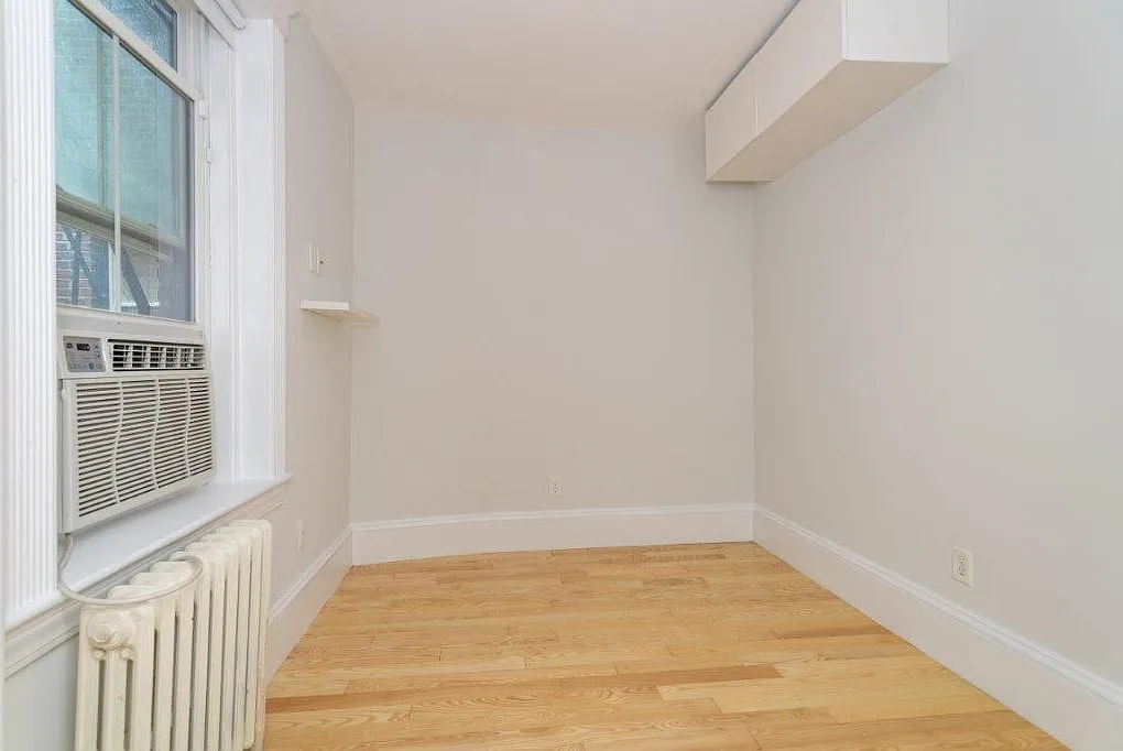 2 bed, 800 sqft, $4,200 — Photo 4