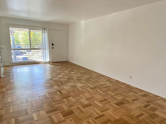 3rd image of 216 N Milpas St APT G