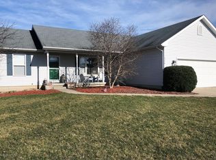 1216 Lois Ln, Saint Johns, MI 48879