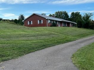 150 Hicks Rd, Burnsville, NC 28714