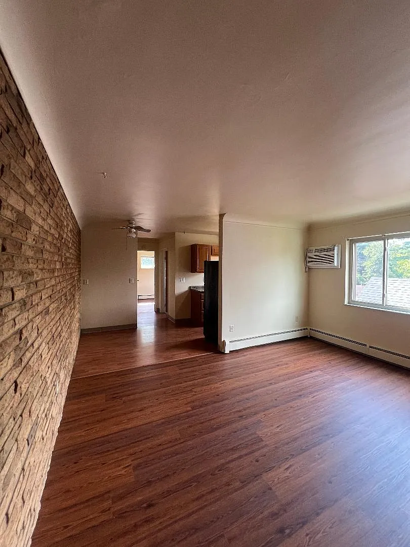 1 bed, 470 sqft, $825 — Photo 3
