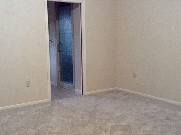 4th image of 4449 Cole Dr