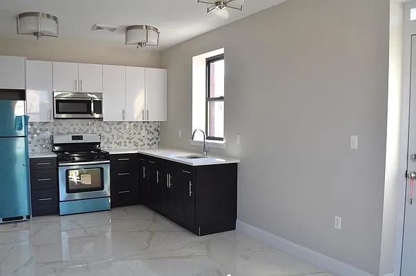 Rented by R New York | media 11