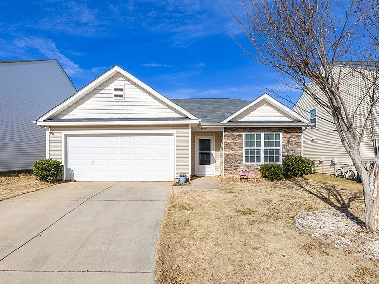 3879 Foliage Dr — Photo 1