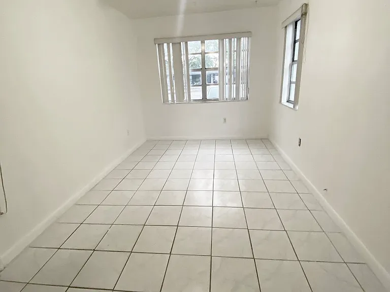 Miramar Pkwy — Photo 9