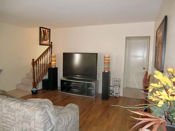 5th image of 2037 W 177th St