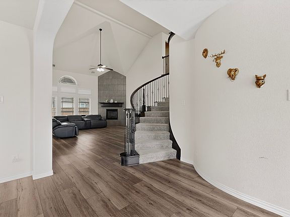 5th image of 1296 Pleasant Run Dr