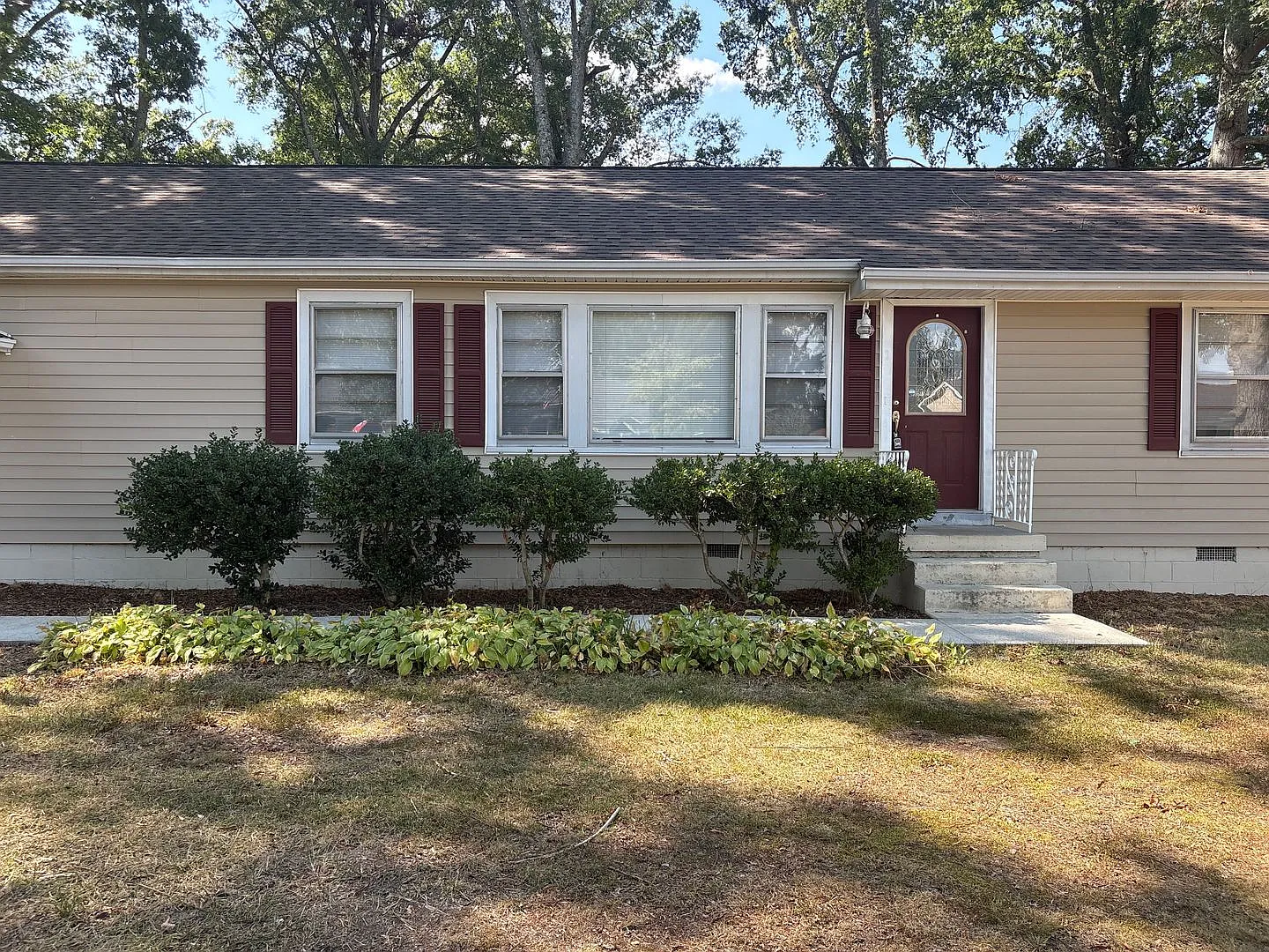 Cozy Ranch Home in the Heart of Manchester! — Photo 2