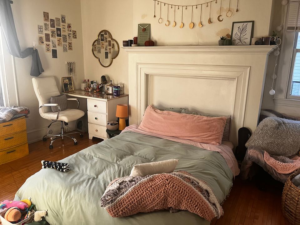 1st image of 1115 4th St SE APT 5