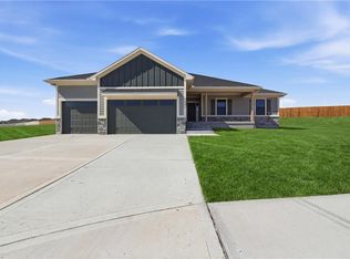 7905 Hoot Owl St, Blue Springs, MO 64014