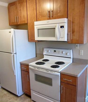 5th image of 1751 Ross Cir APT 4