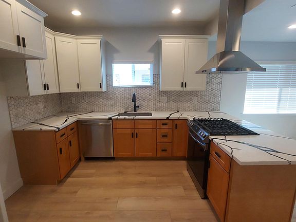 4th image of 4315 3rd Ave #A