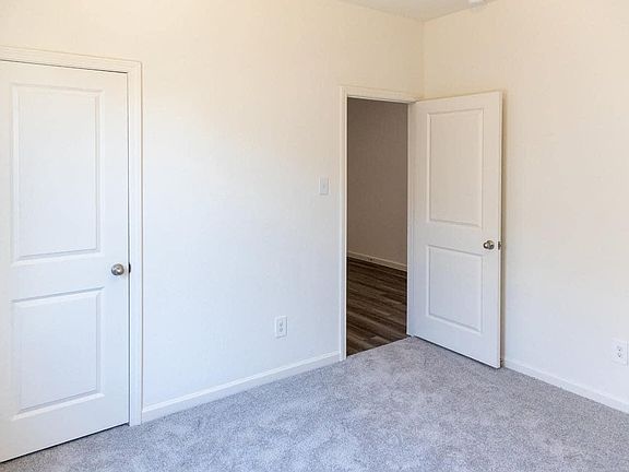 5th image of 760 Richmond Dr