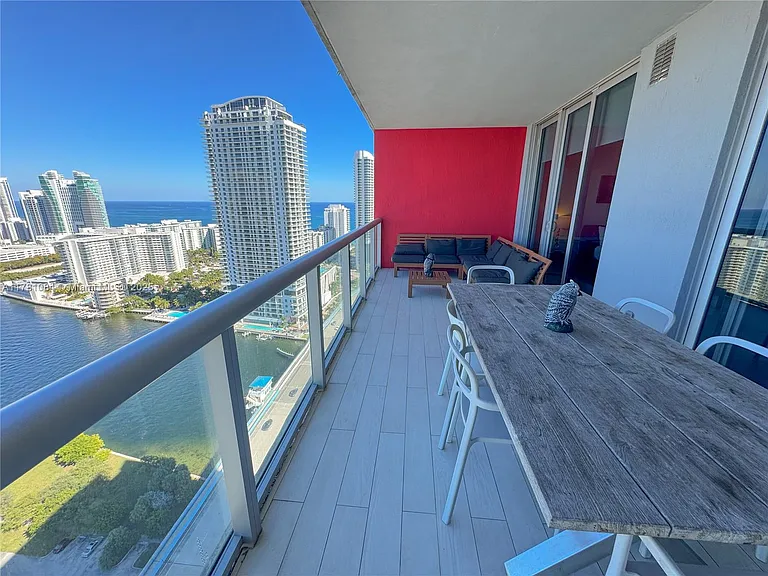 2600 E Hallandale Beach Blvd #T3208 — Photo 16