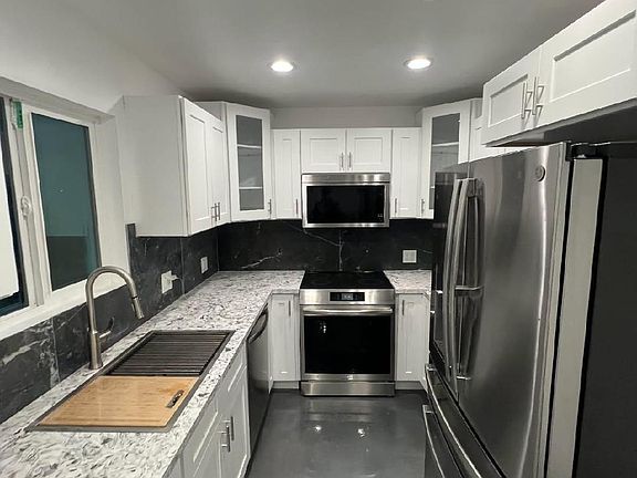 3rd image of 2468 Larrabee Pl #8